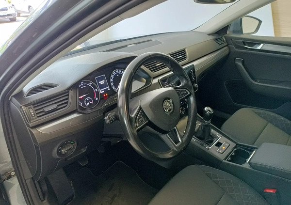 Skoda Superb cena 74900 przebieg: 149999, rok produkcji 2020 z Poznań małe 466